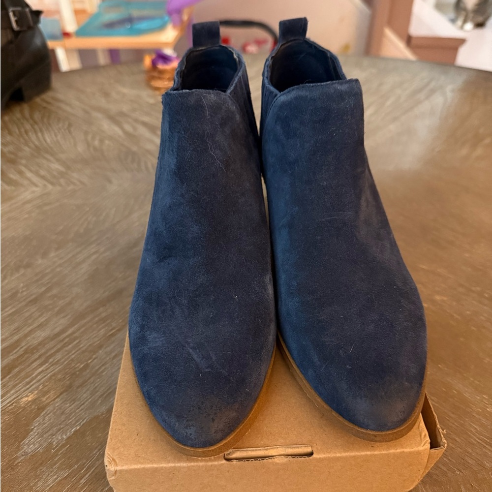 Chic Blue Suede Ankle Boots